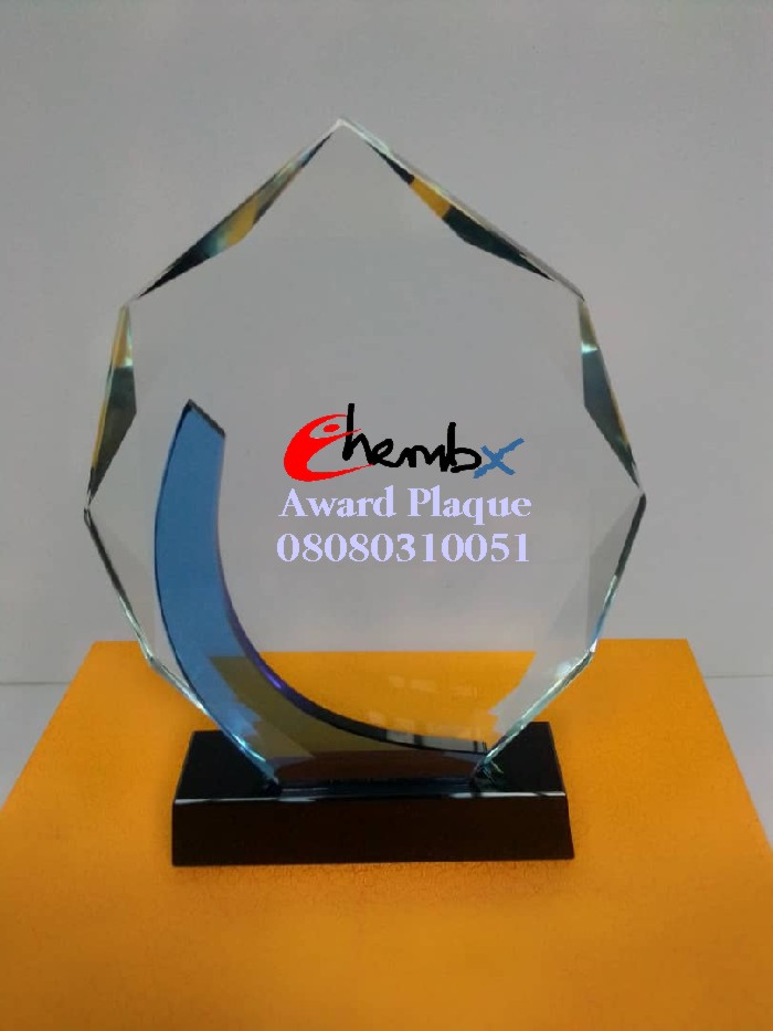 Laser-engraved crystal award with rotating stand &ndash; Ghana